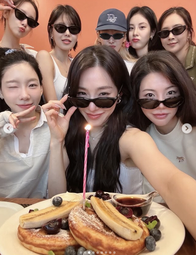 Girls' Generation's Taeyeon is back together for the 18th anniversary. Behind the scenes