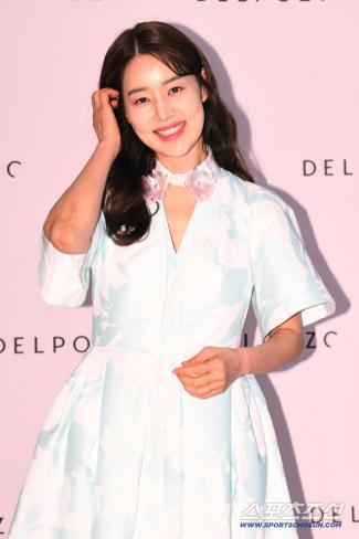 Han Ji-hye complained of filming on a deserted island, and there was no shade or bathroom. It was uncomfortable