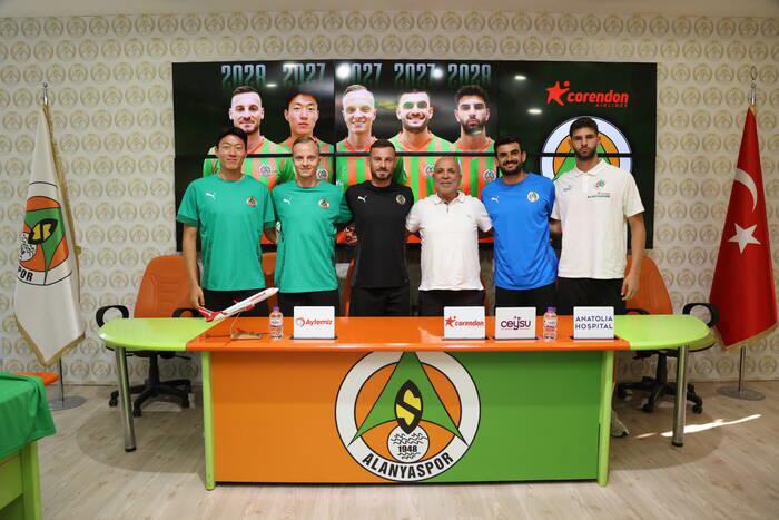  Hwang Ui-jo Re-signs Alanyaspor for Illegal Shooting...I'll play in Turkey until 2027