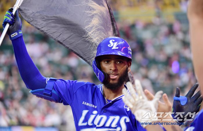  A come-from-behind three-run home run to overturn Diaz's game