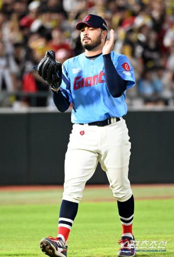  Gamboa goes scoreless until the 6th inning