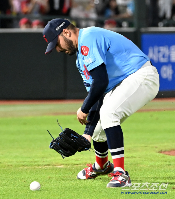  Gamboa's mistake of not capturing the ball at once