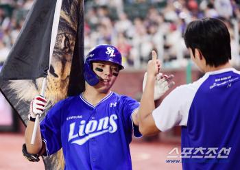  Kim Young-woong's 13th solo home run shot