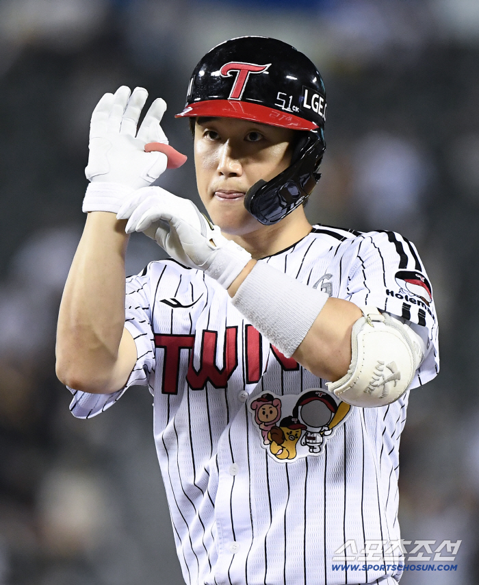  Koo Bon-hyuk makes a timely hit