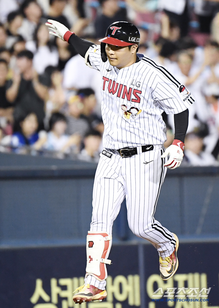  Moon Bo-kyung's come-from-behind three-run shot in the seventh inning