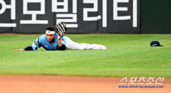  Reyes, there's a ball in his glove
