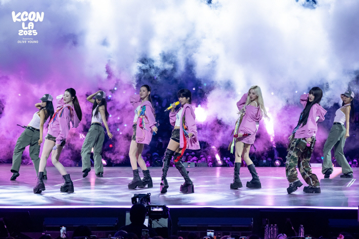 i-dle Shines at KCON LA 2025 with Dazzling Solo and Group Stages