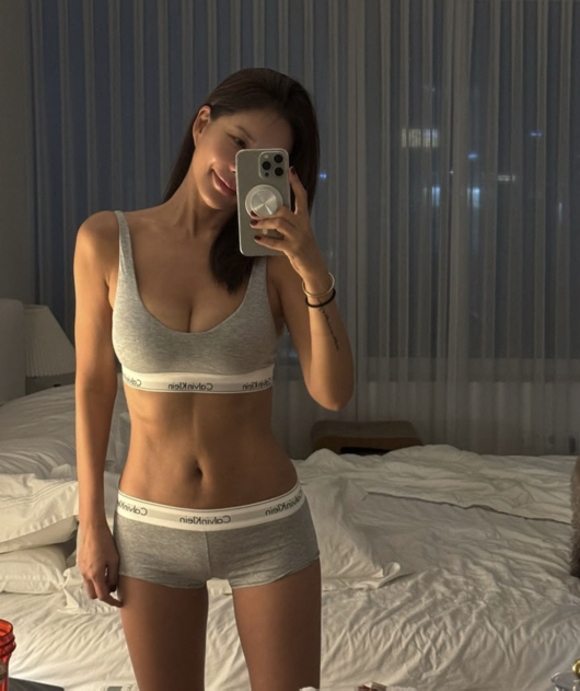  Kim Jun-hee's annual sales of 10 billion won, keeping underwear selfie at 50 years old that he couldn't give up. It's not normal