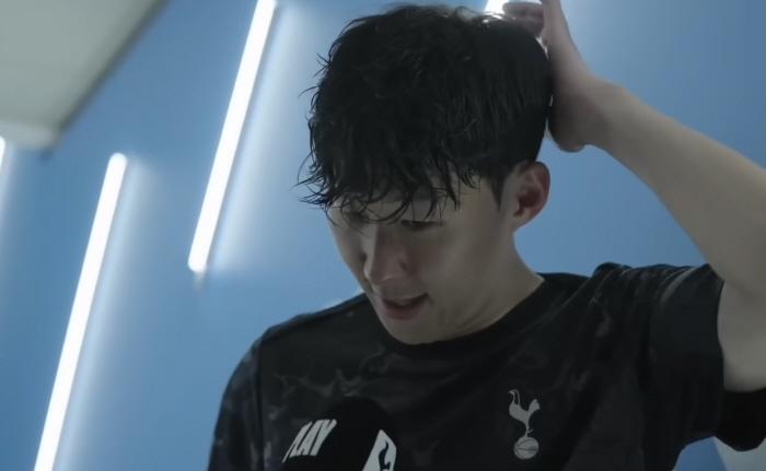 Son Heung-min leaves when he applauds for his official thank-you. SON's decision, revealing the protagonist he was willing to support, has always been on my side
