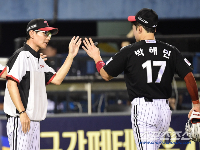 What would he have done if he hadn't been to the second division? Yum-ryang picked the best contributor to LG's batting. Cinderella, who was an athlete. I filled the gap for the on-base man