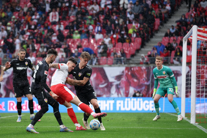 Awesome! Manchester United have properly opened their wallets, bid for €85m striker goes on fierce competition with Newcastle