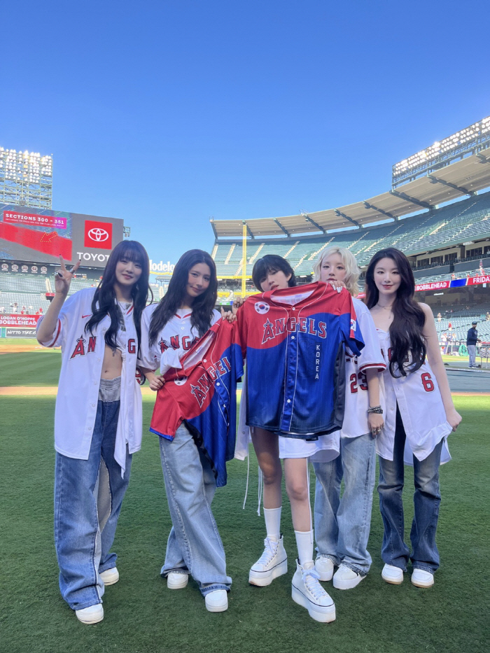 Children's First Pre-Performance in LA Angels...Kim Byung Hyun is the first pitch helper