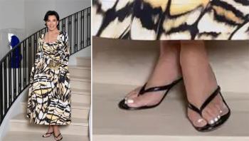 A famous model's daughter, and mother also has 6 toes?Controversy over excessive correction