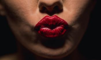 First investigation of link between kiss-borne venereal disease and skin cancer outbreak