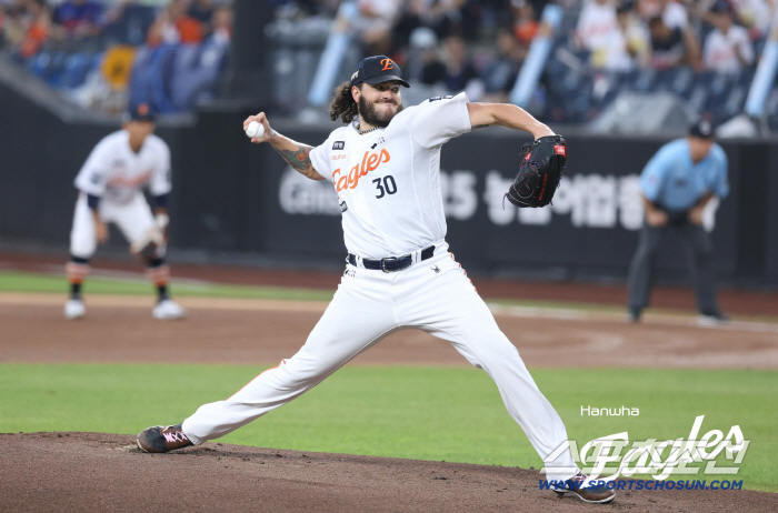 Give me the first place. Hanwha retook the lead in a day! KT's escape for two consecutive losses → Ponce, the opening record of 14 consecutive wins 