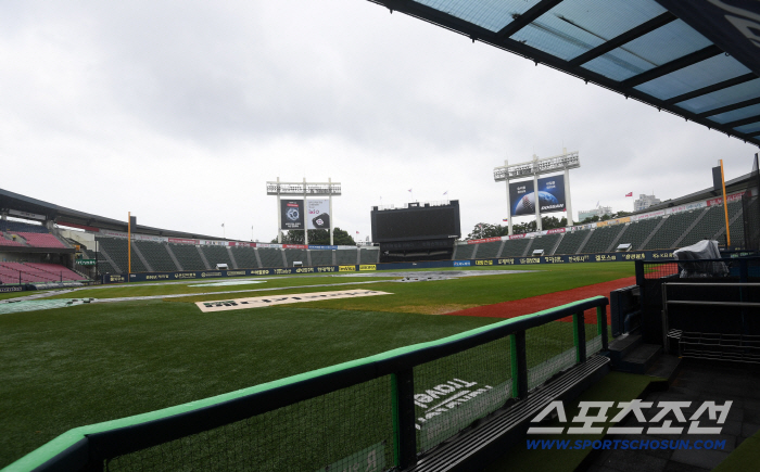 I just need one more hour.. It stopped raining in real time in Jamsil! Chances are high that Doosan LG will proceed to the top of the game