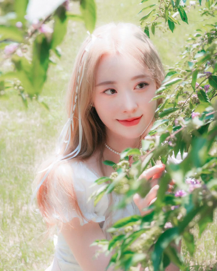 Kang Ji-soo's social media transition to public...Please be considerate as you are an ordinary person