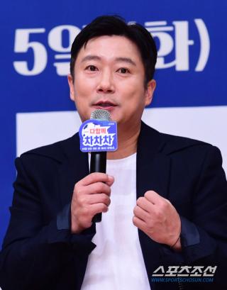 Lee Soo-geun's father statue decided to pay condolences after consultation with the bereaved family..I am deeply grateful for the condolences