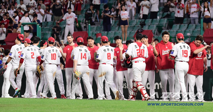 Lee Sung-yong, the sole fourth-place manager, pushed KIA with a three-run shot from behind as a pinch hitter, Tae-gon is the game hero today 