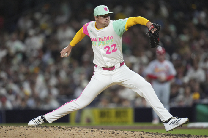 A new history of statcast created by ARI's giant gun, the 117.2km strongest fastball finish that overcame 167.2km