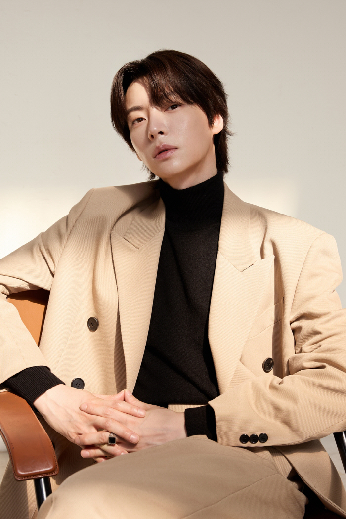  Ahn Jaehyun, you're a big fan of variety shows…After Gao Jeong, join the team because you don't know where it'll hit