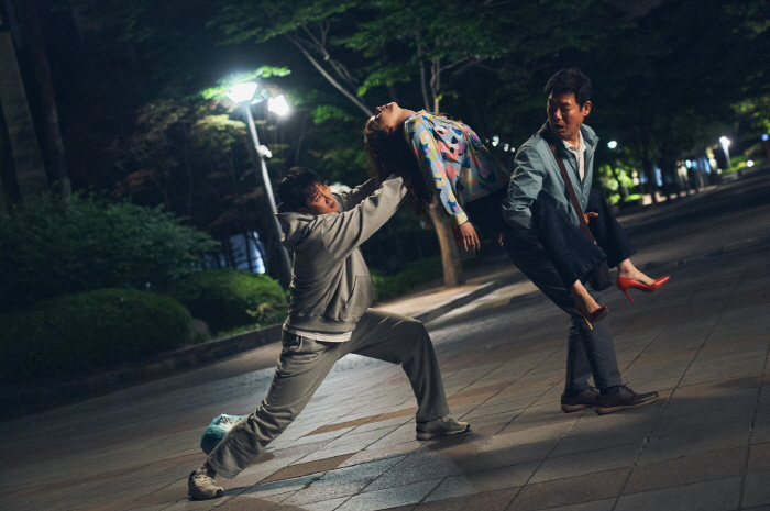 One more time after Exit?....Director Lee Sang-geun, summer theater artist Jung Jo-joon with Devil's Moving In