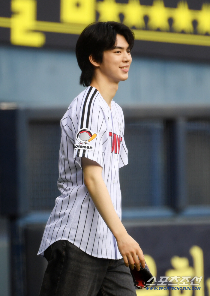  Cha Junhwan's excited smile