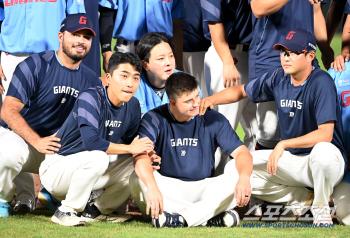  Gamboa, Kim Wonjoong, Park Sewoong, Davidson, you did a great job