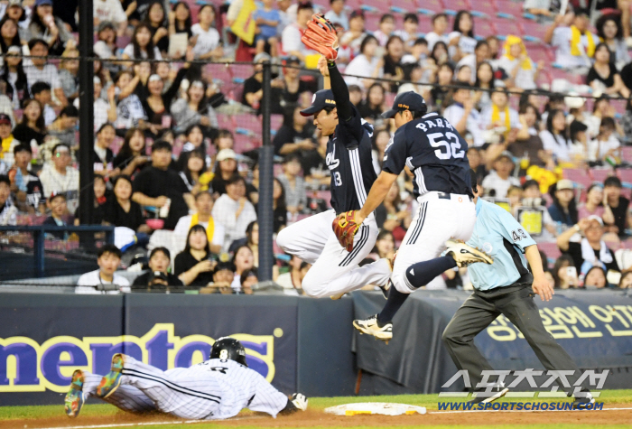 Lee Yoochan, Park Junsoon's throw is too high