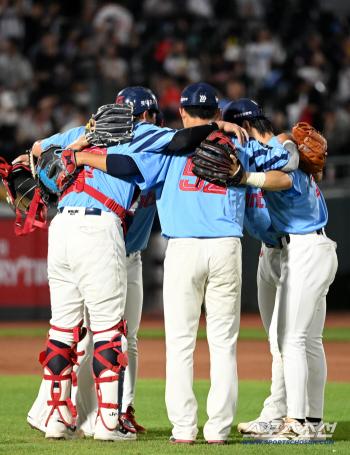  Lotte won 7 to 1. Let's share the joy together