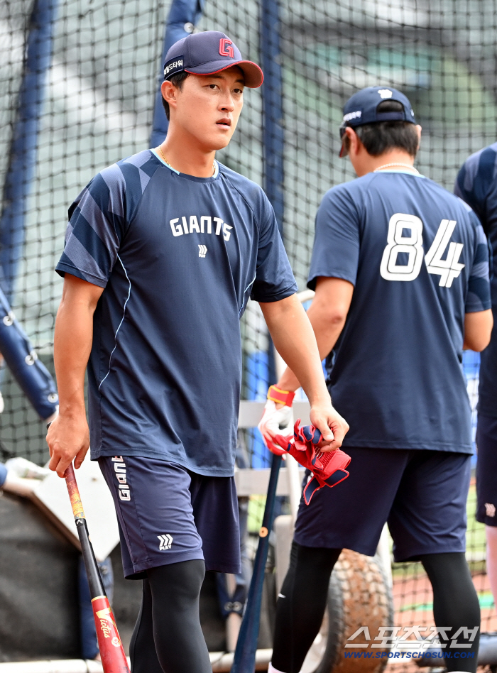  Roh Jinhyuk is training in Sajik