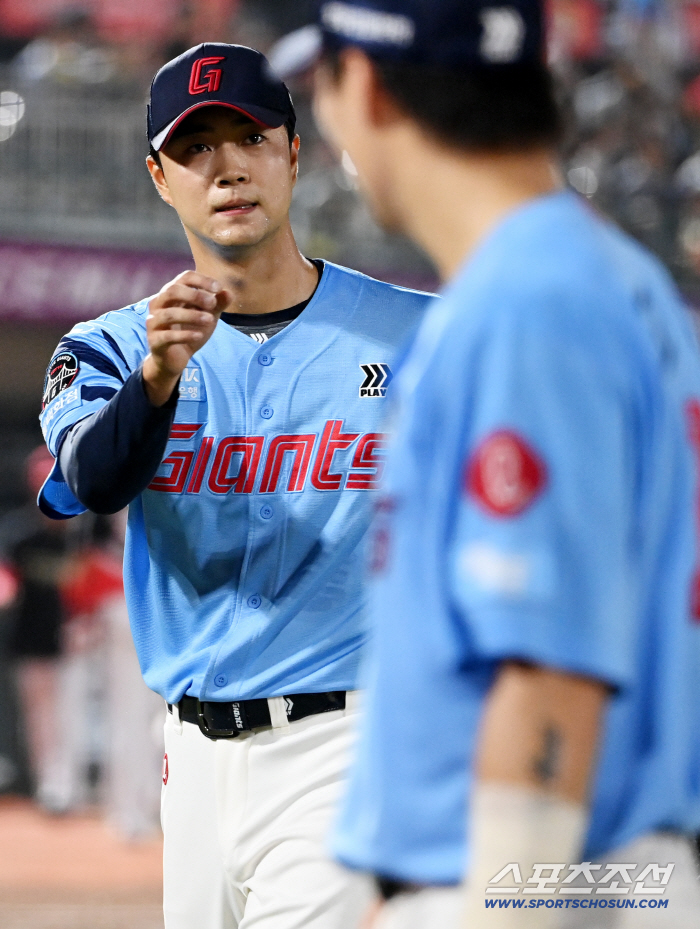  Yoon Sung-bin in the 8th inning, all three hitters are KKK!