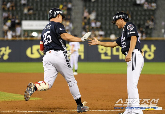 This is the star of the mega trade! LG's 8th consecutive win cut → 73 caught up and two runs in desperate moments! Doosan 108 wins