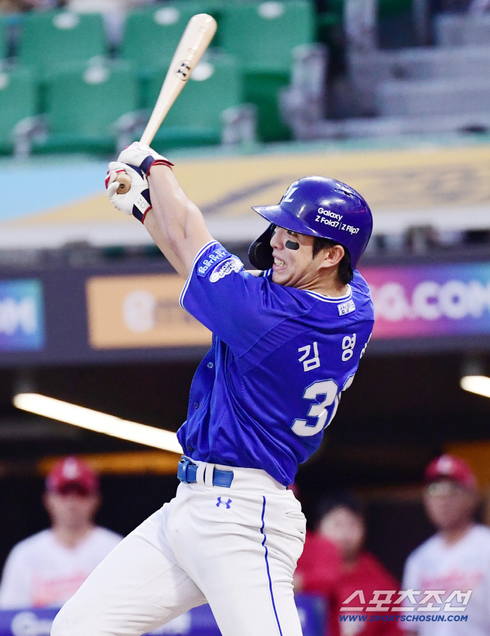 Three-run shots are better than three solo shots. Oh Tae-gon's pinch-hit three-run SSG, three home runs, and five-to-four come-from-behind victory over Samsung. 4th place.