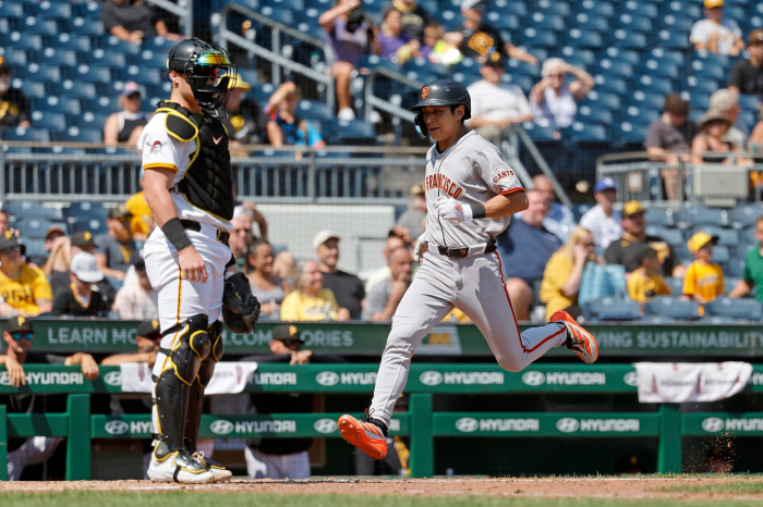  Lee Jung-hoo, who shines at No. 7, explodes into a double again. 6 consecutive long hit shows. NL tied for 6th place