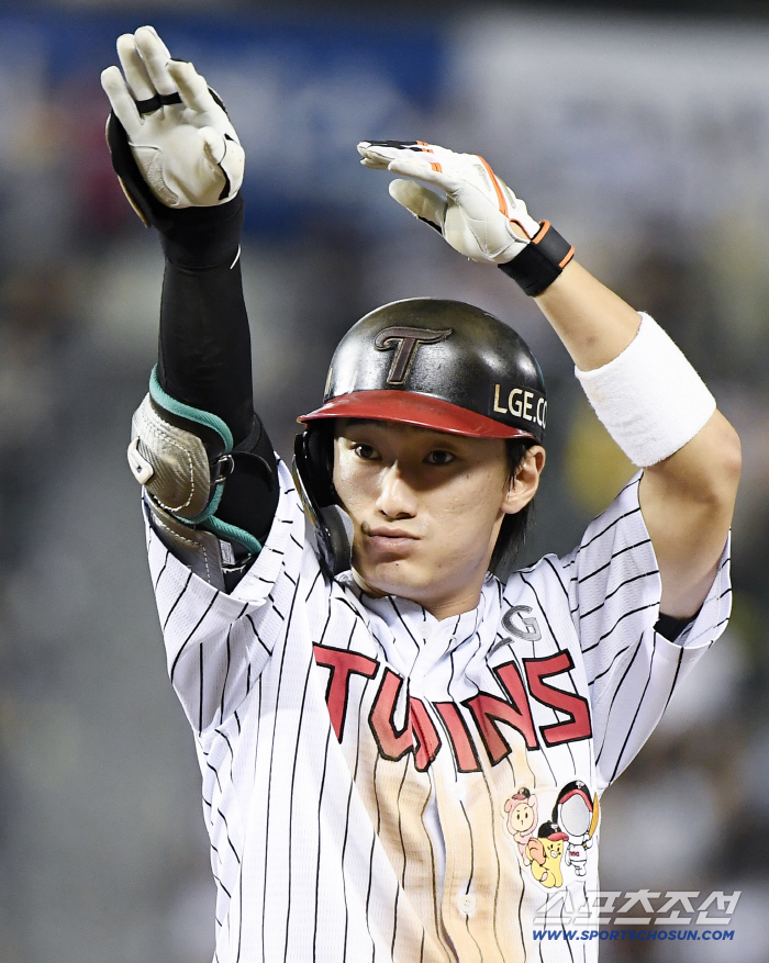 A breathtaking battle! Hanwha lost. LG is back in first place → Thanks to the fans who cheered for us passionately