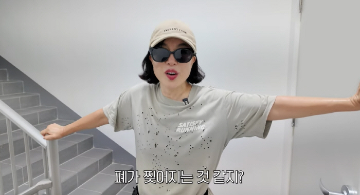 Choi Hwa-jung and Jun Ji-hyun are best friends in sauna...The best beauty living in the same apartment (Choi Hwa-jung)