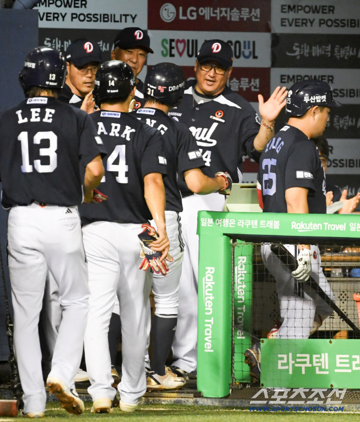 Doosan caught LG in first place after the home run banging, turning the tables around, Yang Eui-ji, and Kim Min-seok, a reversal