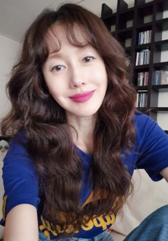 Kim Ji-soo left Europe where he lived for 9 months and came to Korea...I'm happy after eating Korean food