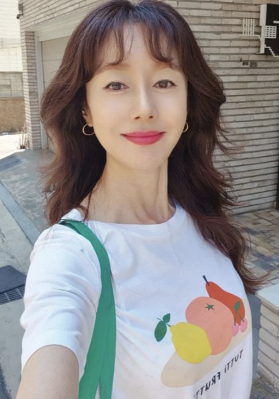 Kim Ji-soo left Europe where he lived for 9 months and came to Korea...I'm happy after eating Korean food