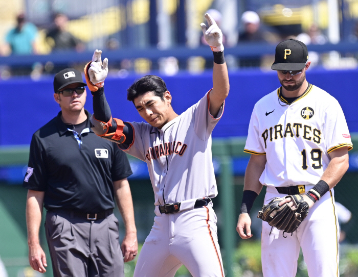 Lee Jung-hoo's revival  San Francisco's rebound SF Lee Jung-hoo, who is fully alive in the seventh batting order, exploded long balls in six consecutive games. The team is the winning series for the second time in a row