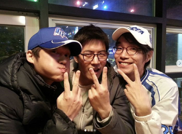 Lee Sang-yoon and Song Young-gyu's farewell tears in front of the urn...I love you, brother