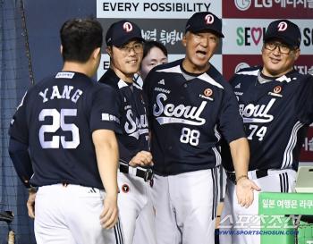  Acting director Cho Sung-hwan, surprised by Yang Eui-ji's quick feet