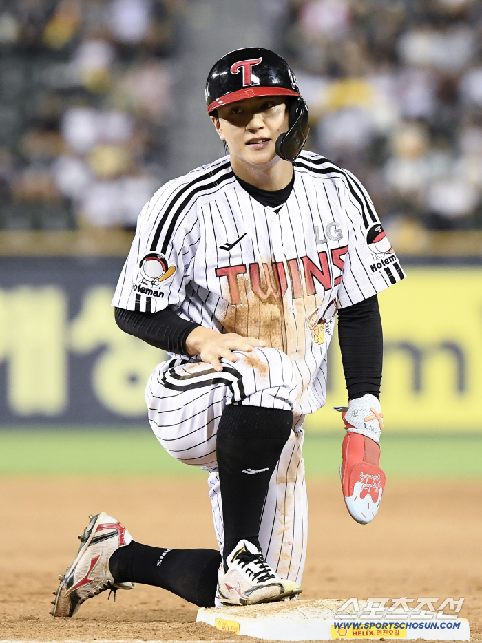  Choi Won Young is out because of the check ball