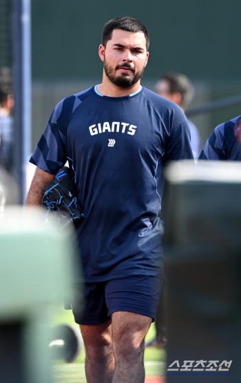  Gamboa, charismatic
