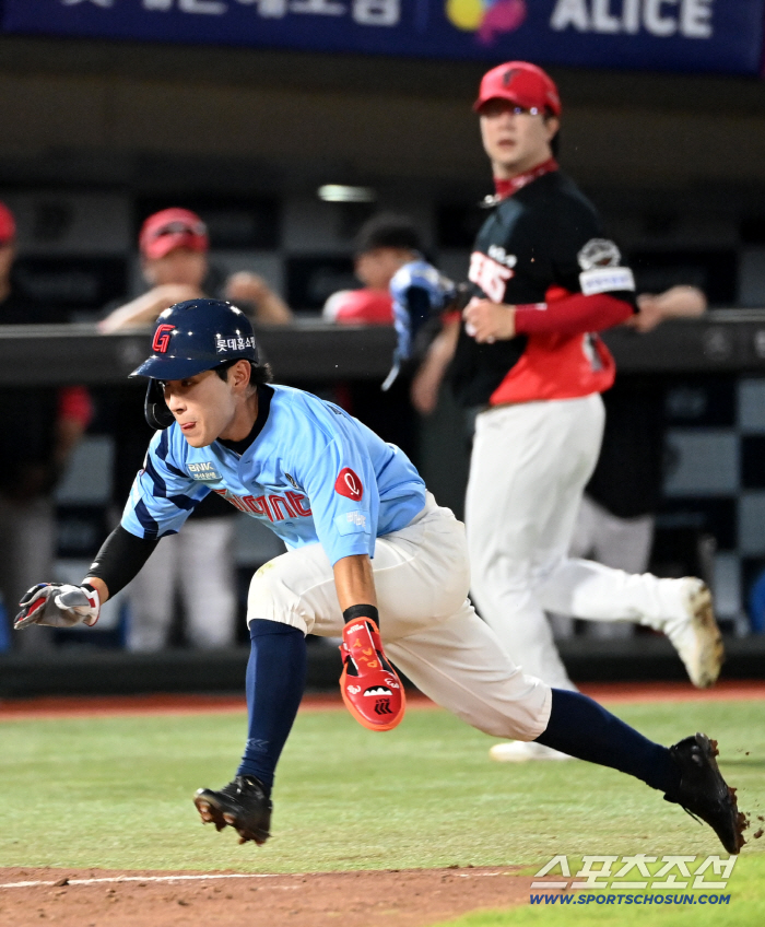  Hwang Sungbin is digging into the groove