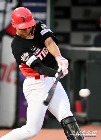  Kim Do-young makes his first hit back