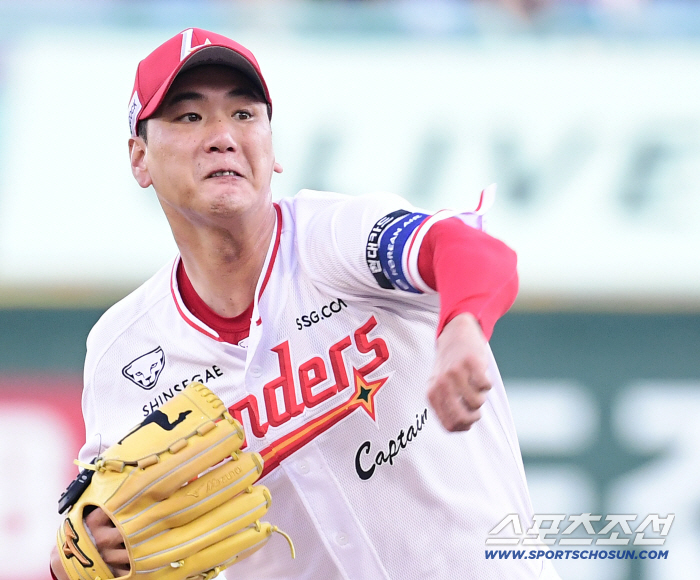  Kim Kwang-hyun's powerful pitch to victory