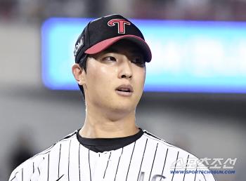  Lee Jung-yong allowed no runs in the eighth inning