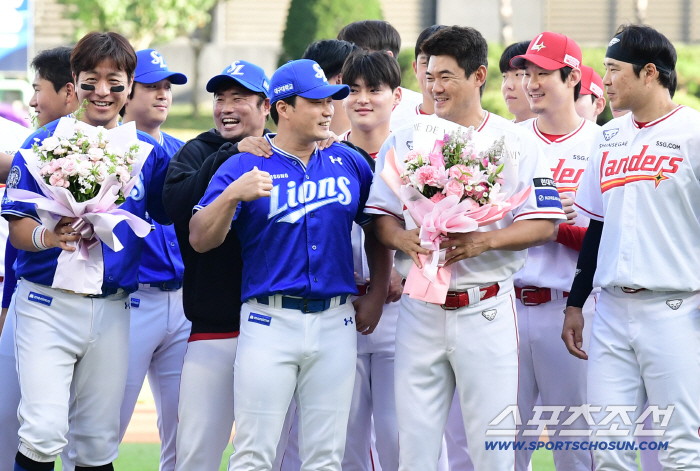  Samsung SSG players leave precious memories with Oh Seung-hwan